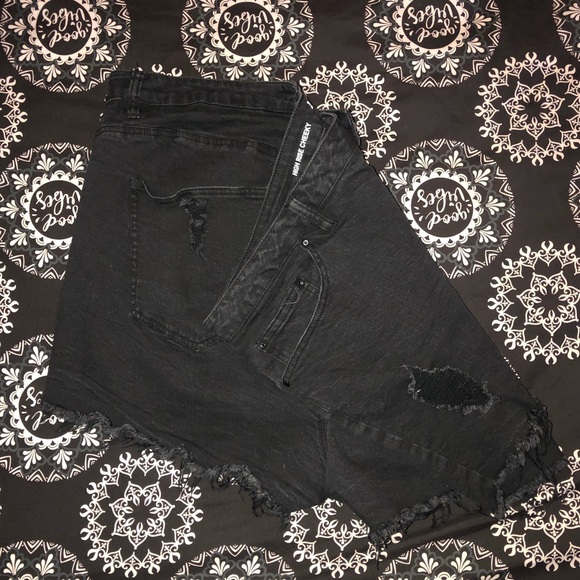 Charlotte Russe Refuge Distressed Denim Shorts - Picture 7 of 8